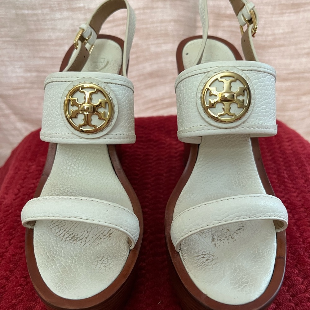 Tory Burch Selma Wedge Sandal Bleach color Size 8.5